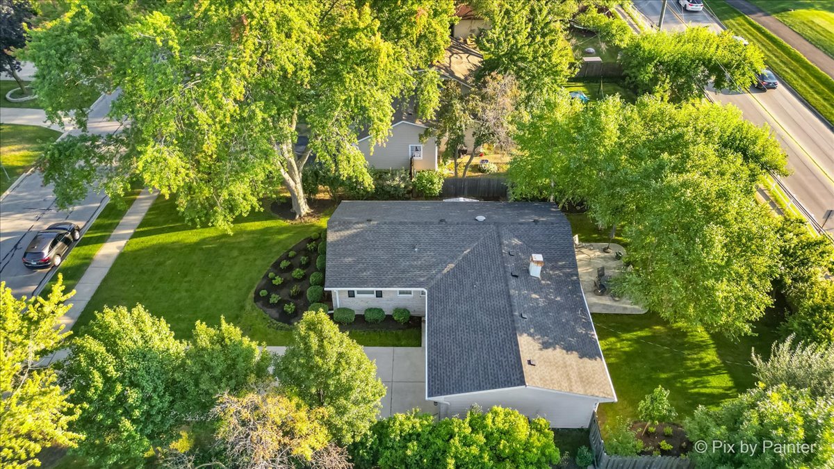 712 Aztec Drive Carol Stream, IL 60188 - Photo 35 of 40 an aerial view of a house with a yard