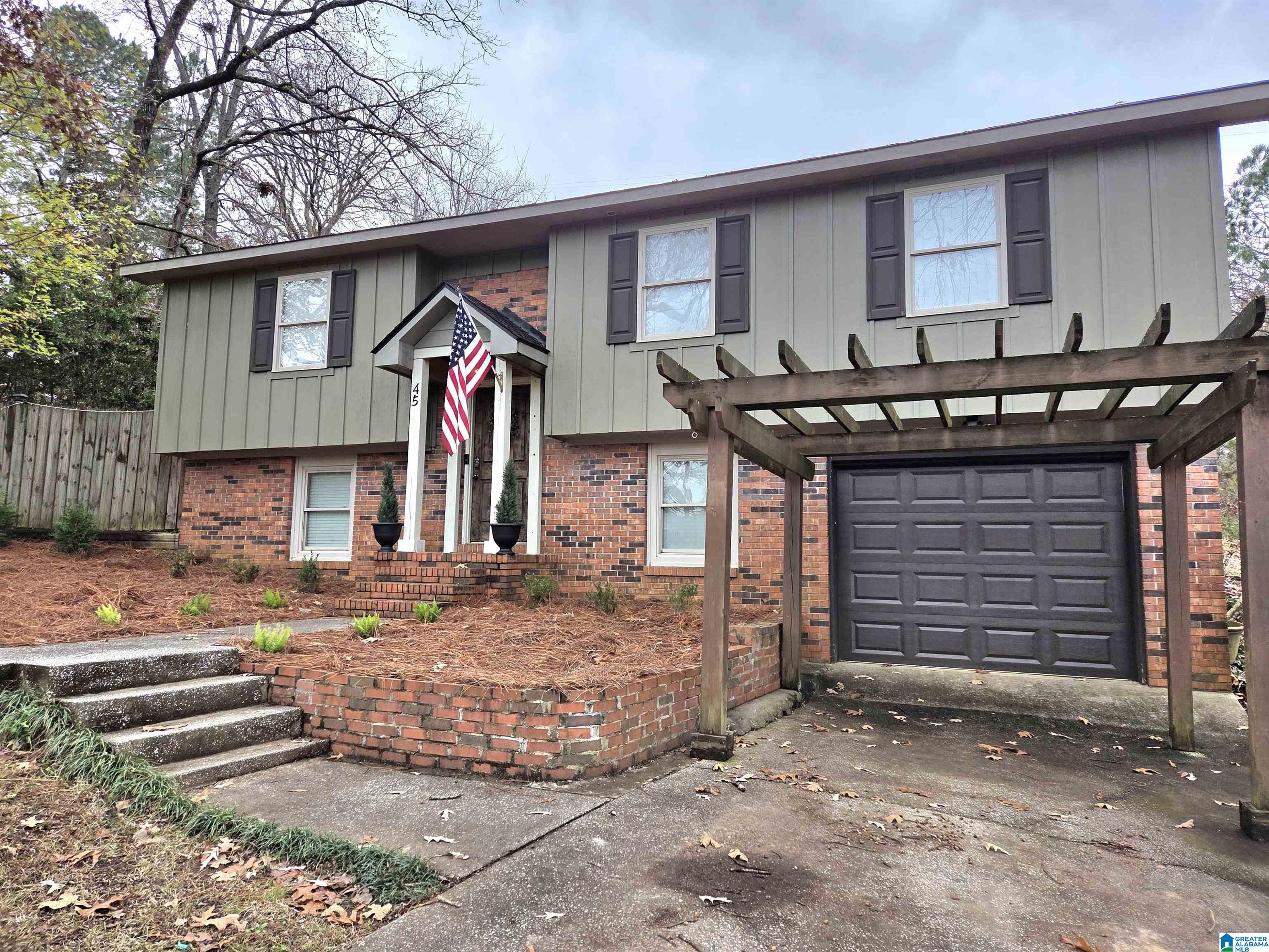 45 Barron Drive Sylacauga, AL 35151 - Photo 2 of 21