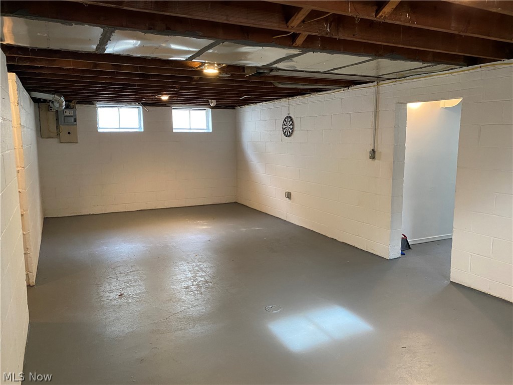 6367 Stumph Road Cleveland, OH 44130 - Photo 15 of 30