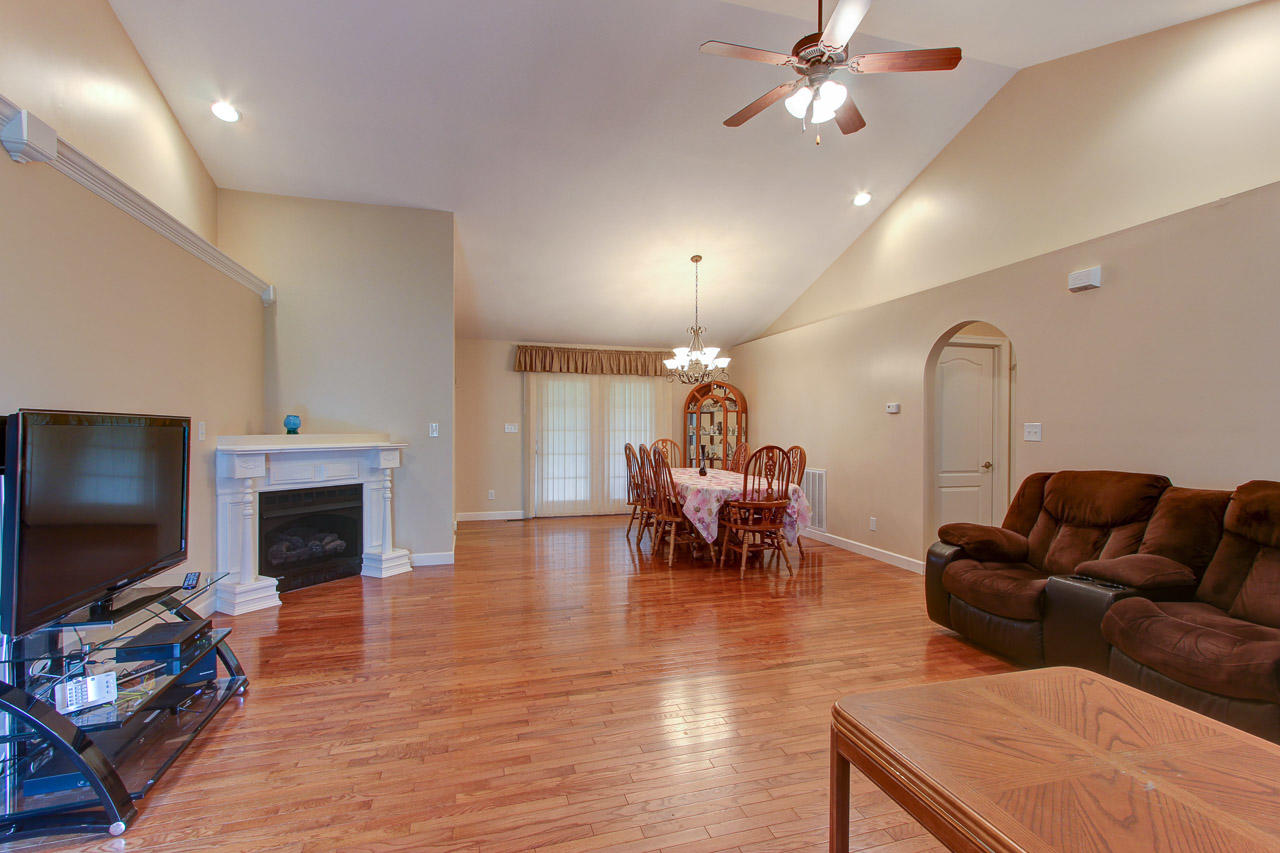 1359 Hodges Bend Road Sevierville, TN 37876 - Photo 2 of 26 02