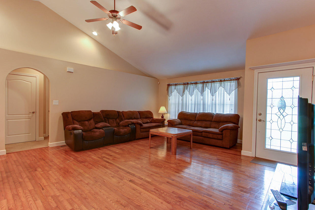 1359 Hodges Bend Road Sevierville, TN 37876 - Photo 3 of 26 03