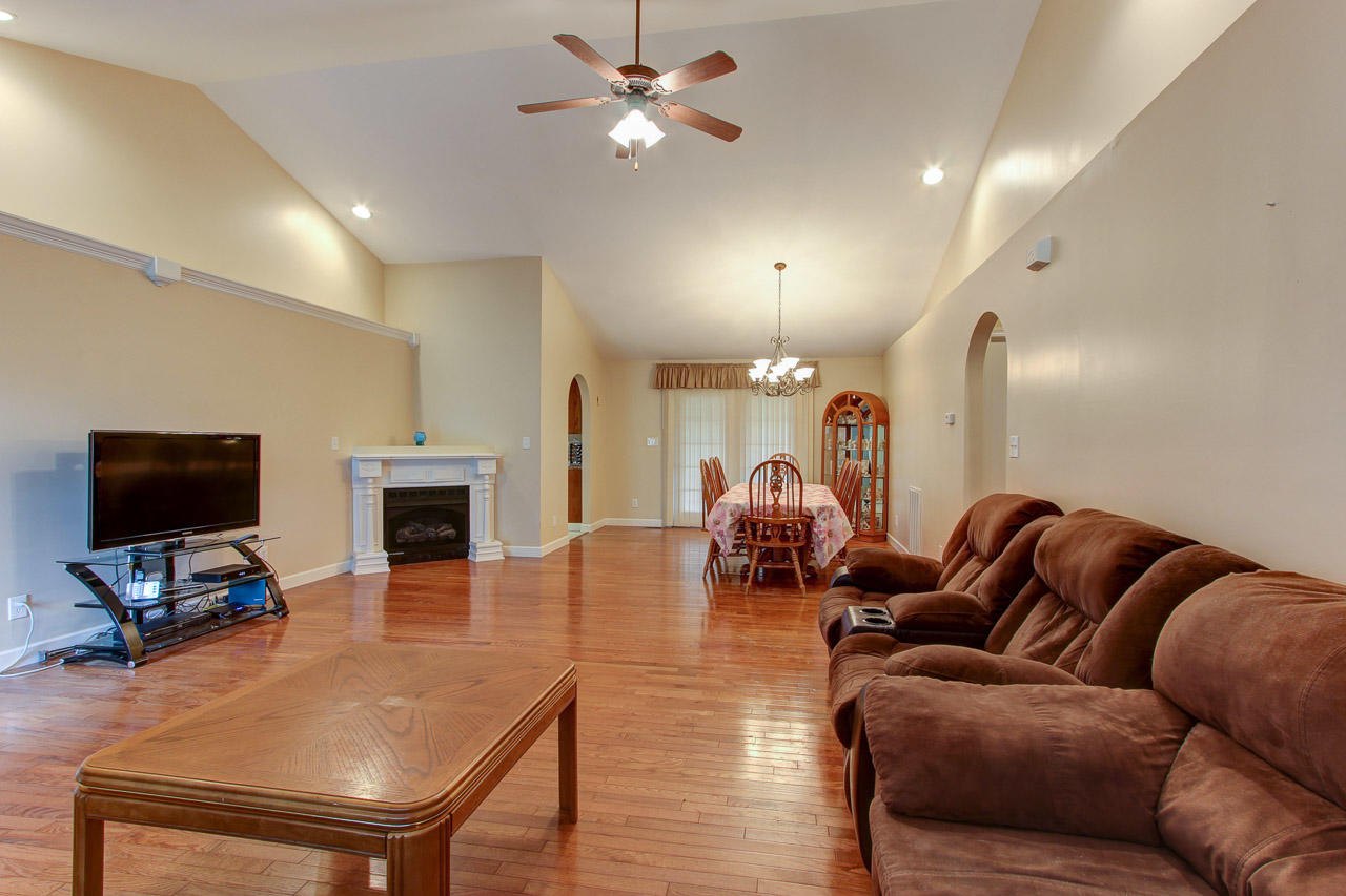 1359 Hodges Bend Road Sevierville, TN 37876 - Photo 9 of 26 09