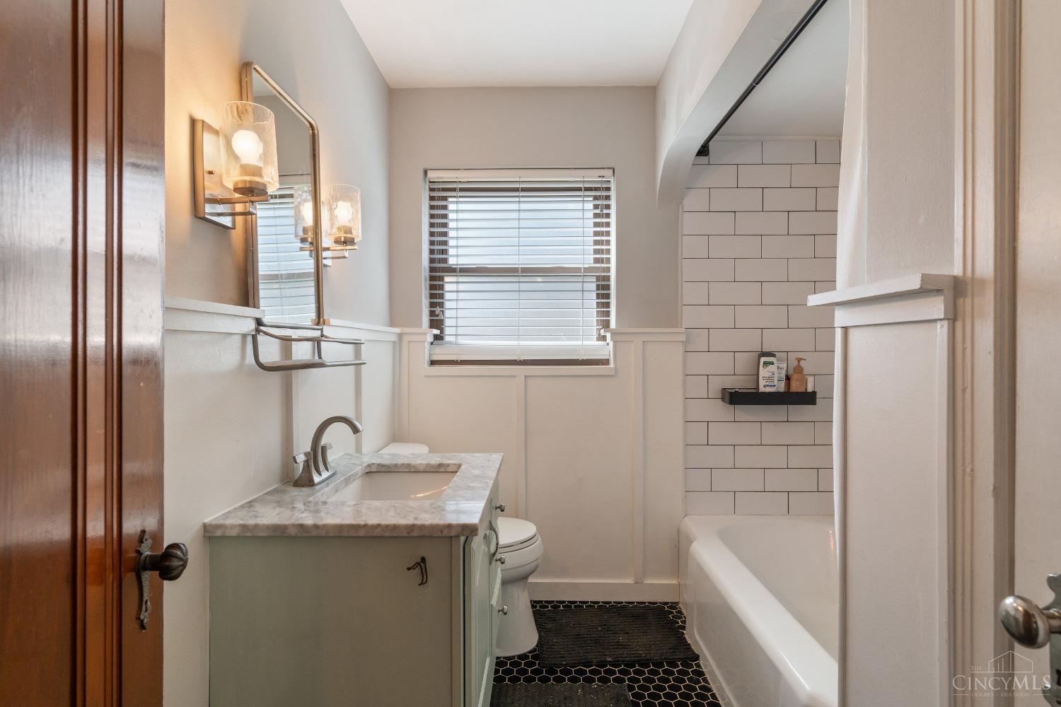 1247 Sutton Road Cincinnati, OH 45230 - Photo 22 of 43