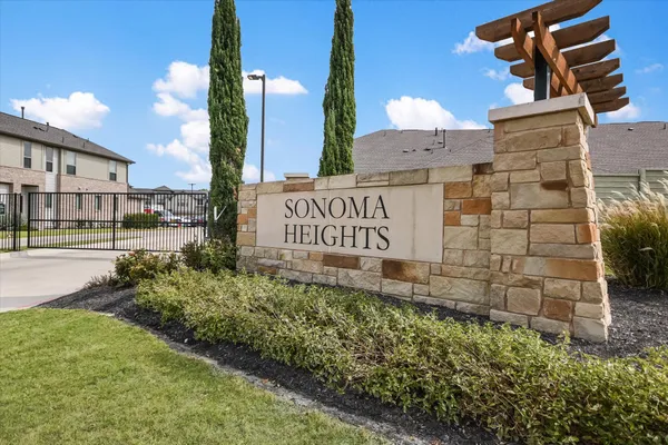 $325,000 | 2500 Forest Creek Drive, Unit 904, Round Rock, TX 78665
