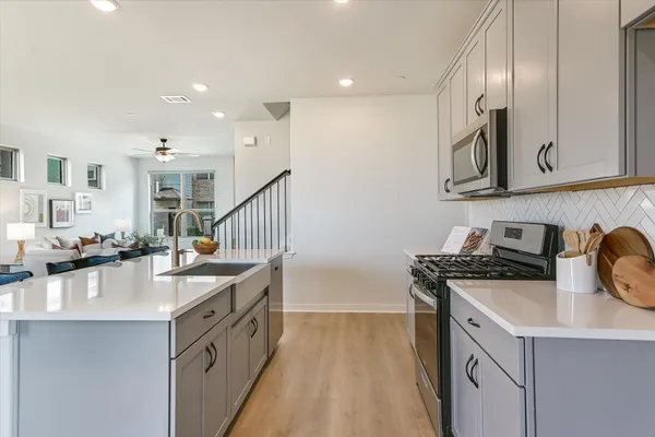 $325,000 | 2500 Forest Creek Drive, Unit 904, Round Rock, TX 78665