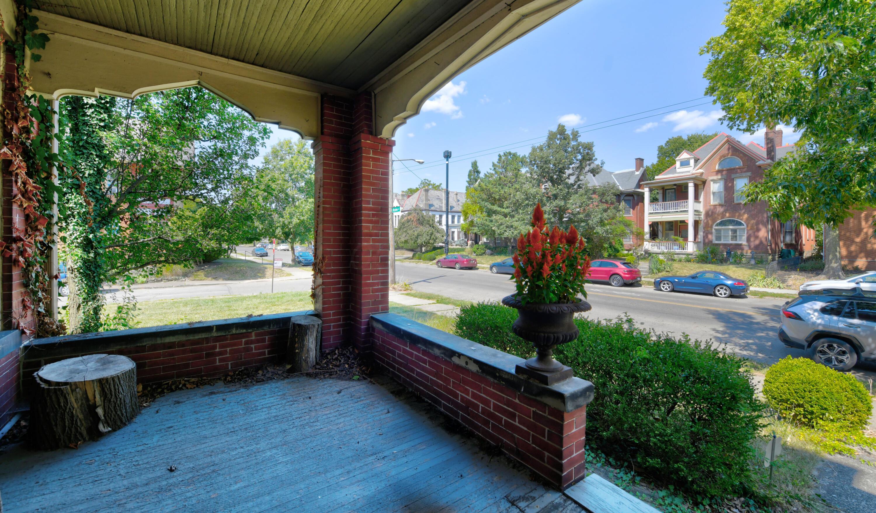 991 Bryden Road Columbus, OH 43205 - Photo 3 of 28 Porch