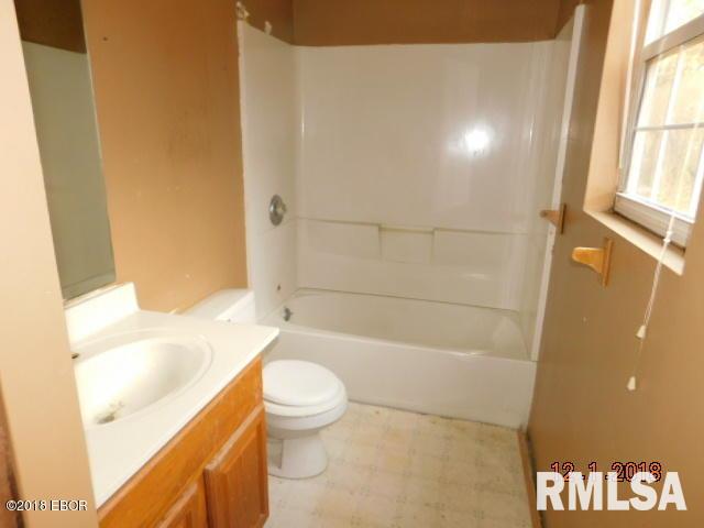 405 Madison Carterville, IL 62918 - Photo 8 of 14