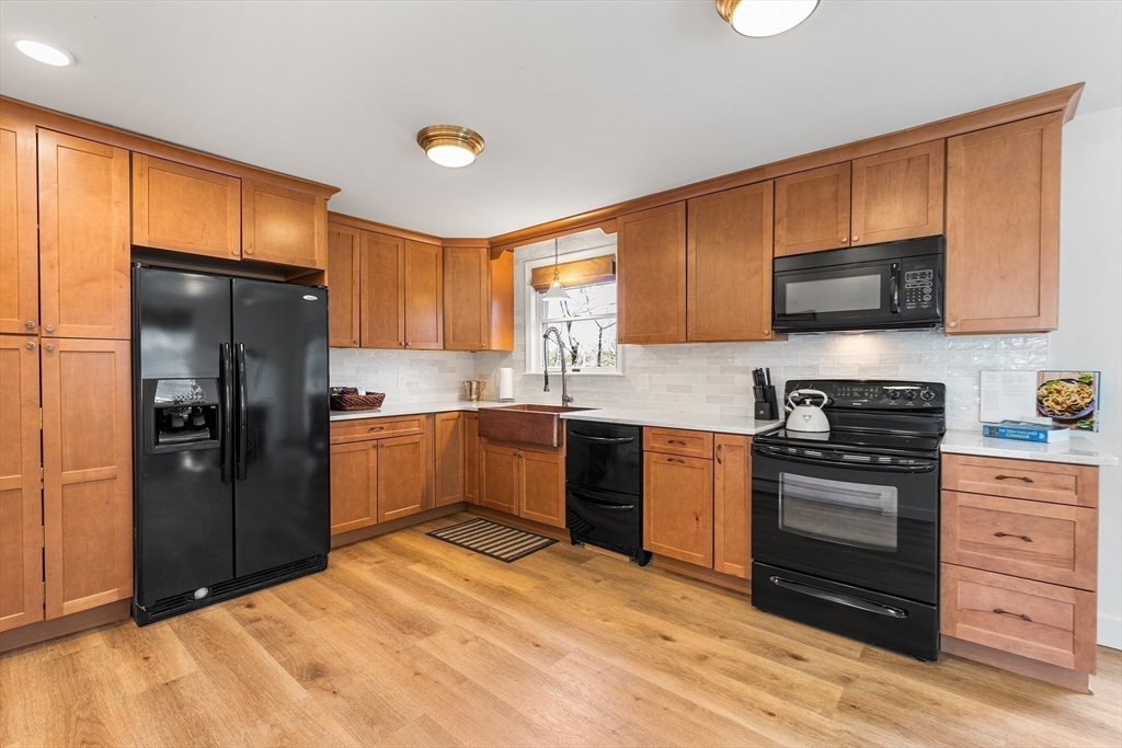 103 Tate Road Gilford, NH 03249 - Photo 3 of 31 Gallery Image 3