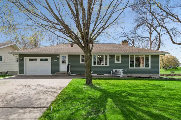 $299,900 | 130 South Faxon Road, Norwood Young America, MN 55368
