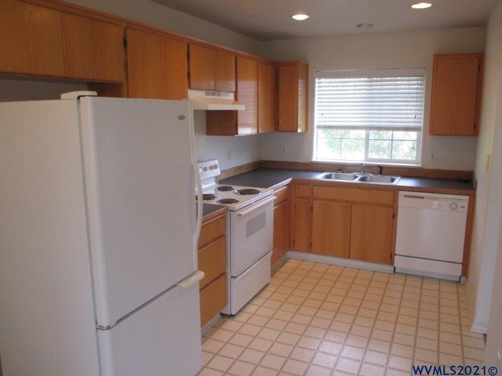 6945 Ridgetop Drive Northeast Keizer, OR 97303 - Photo 3 of 9 Gallery Image 3