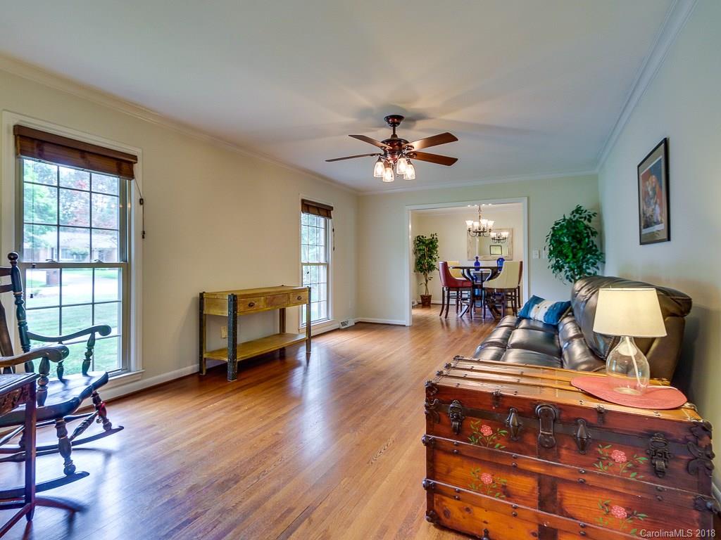 5952 Kirkpatrick Road Charlotte, NC 28211 - Photo 3 of 31 Gallery Image 3