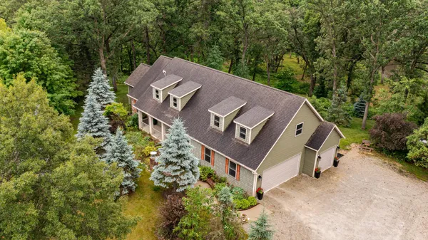 $799,900 | 22061 606th Street, Dodge Center, MN 55927