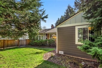 3247 Northeast 97th Street Seattle, WA 98115 - Photo 17 of 18