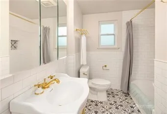 $3,500 | 3247 Northeast 97th Street, Seattle, WA 98115