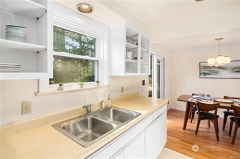 3247 Northeast 97th Street Seattle, WA 98115 - Photo 10 of 18