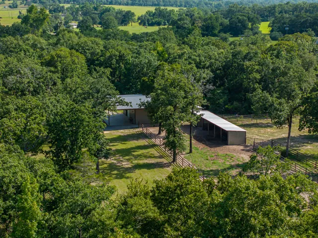 $1,585,000 | 1496 County Road 318, Centerville, TX 75833