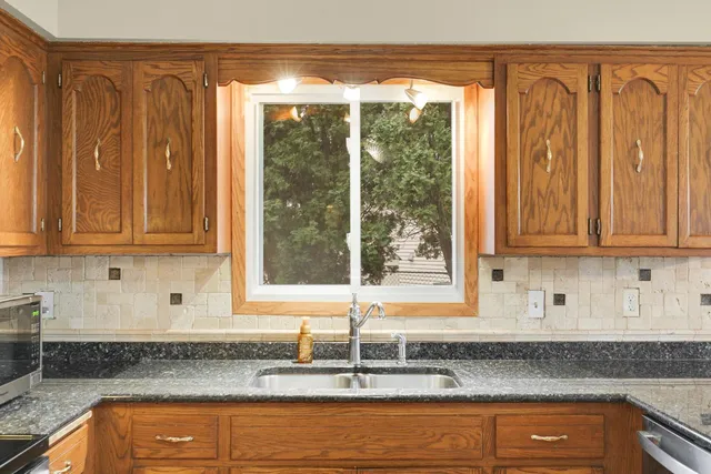 $349,900 | 8316 Hampshire Avenue North, Brooklyn Park, MN 55445