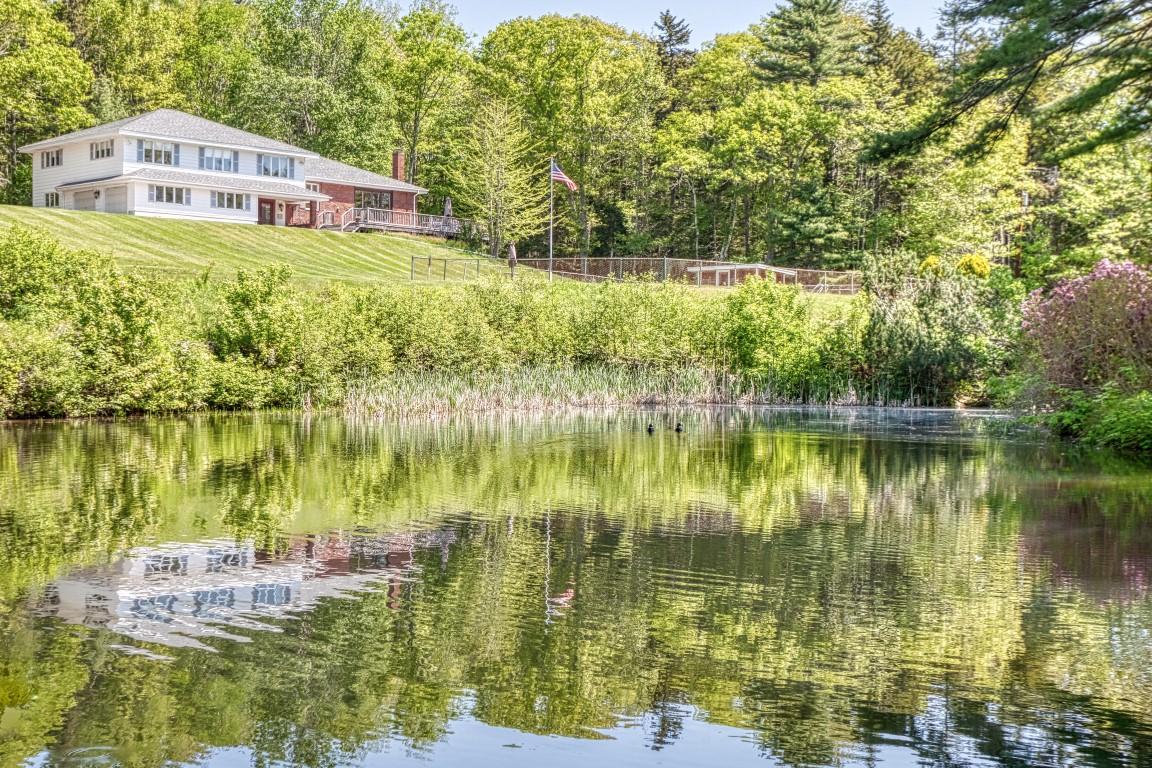 43 Montgomery Road Boothbay Harbor, ME 04538 - Photo 4 of 38 4.0