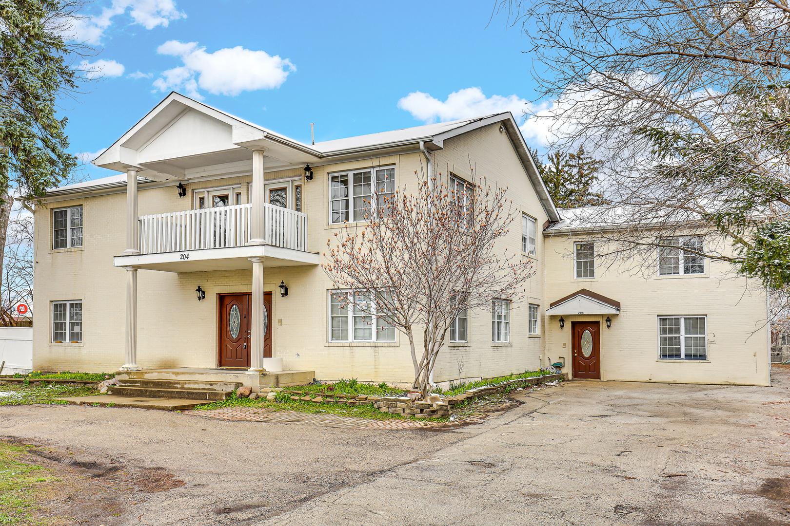 204 Rand Road Des Plaines, IL 60016 - Photo 2 of 21 Gallery Image 2