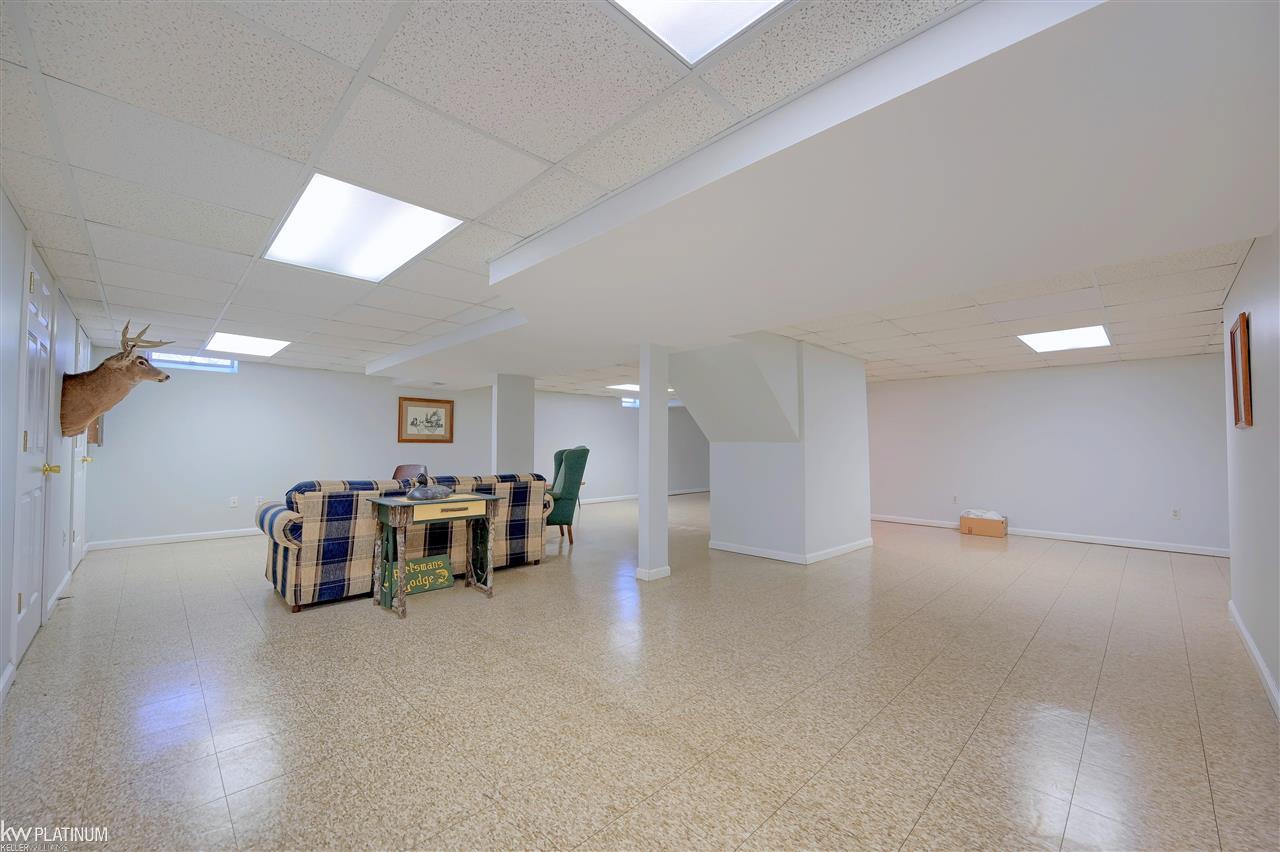 10069 Big Hand Road Columbus, MI 48063 - Photo 25 of 36