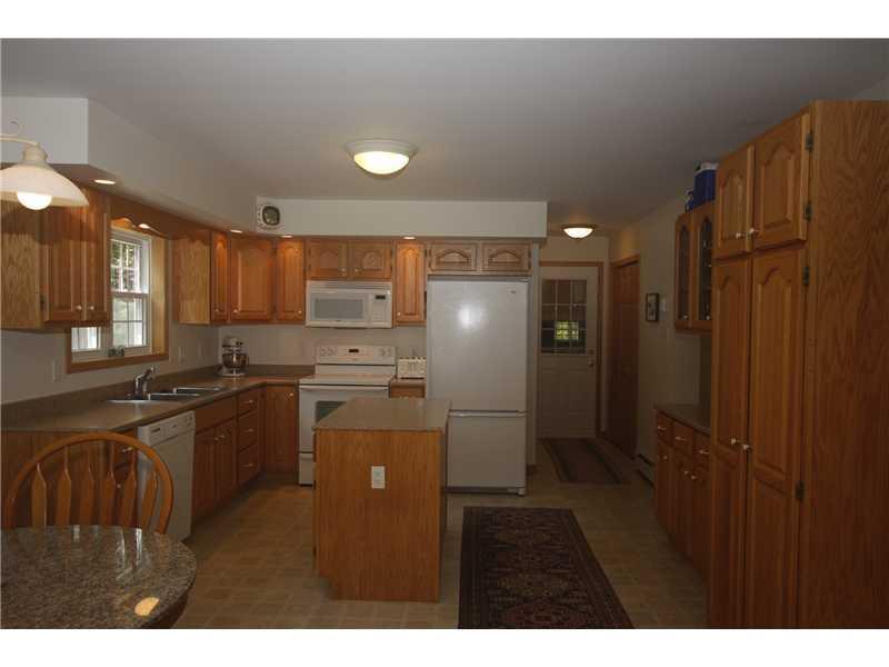 83 Bass Harbor Woods Road Bass Harbor, ME 04653 - Photo 3 of 17 Kitchen.