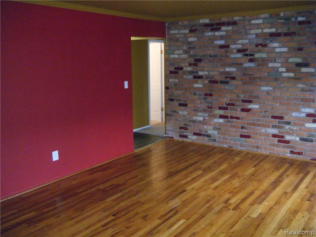 807 West Maple Road Clawson, MI 48017 - Photo 3 of 9