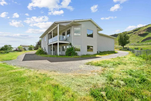 $899,000 | 2750 South Perry Lane, Clarkston, WA 99403