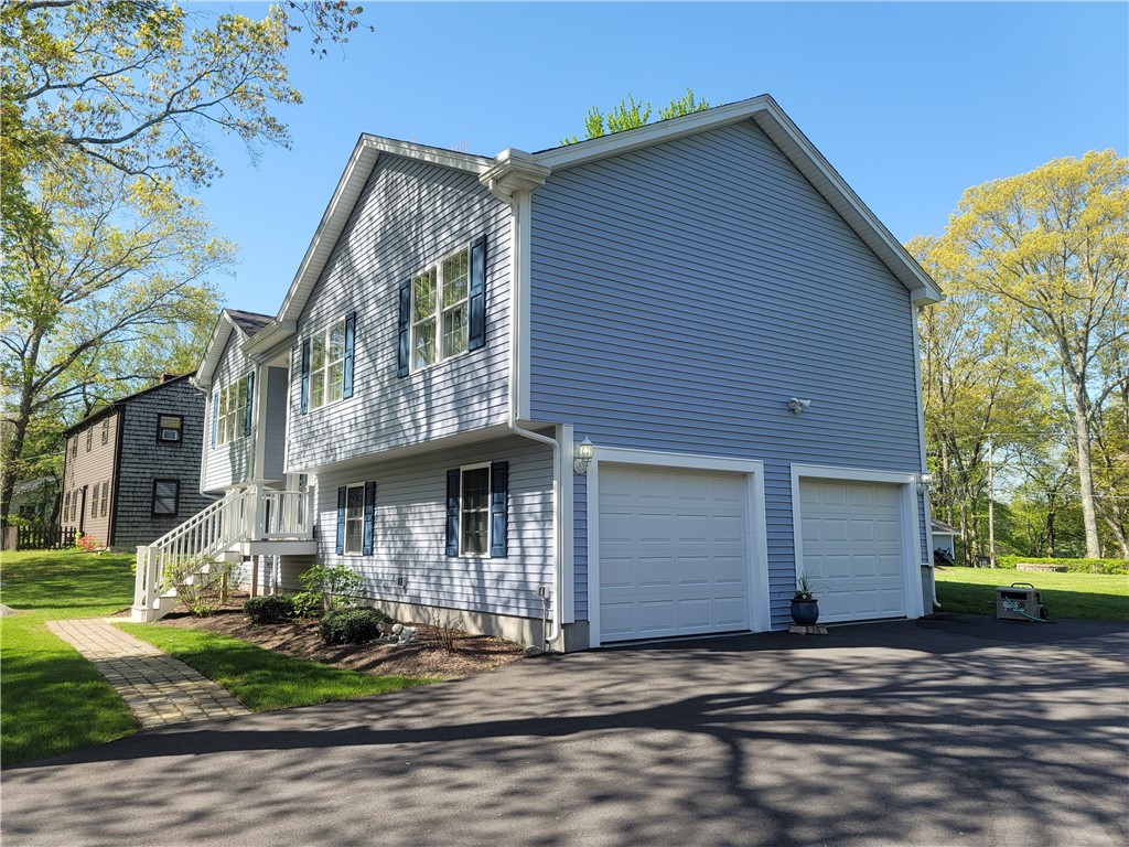256 Pray Hill Road Glocester, RI 02814 - Photo 3 of 29