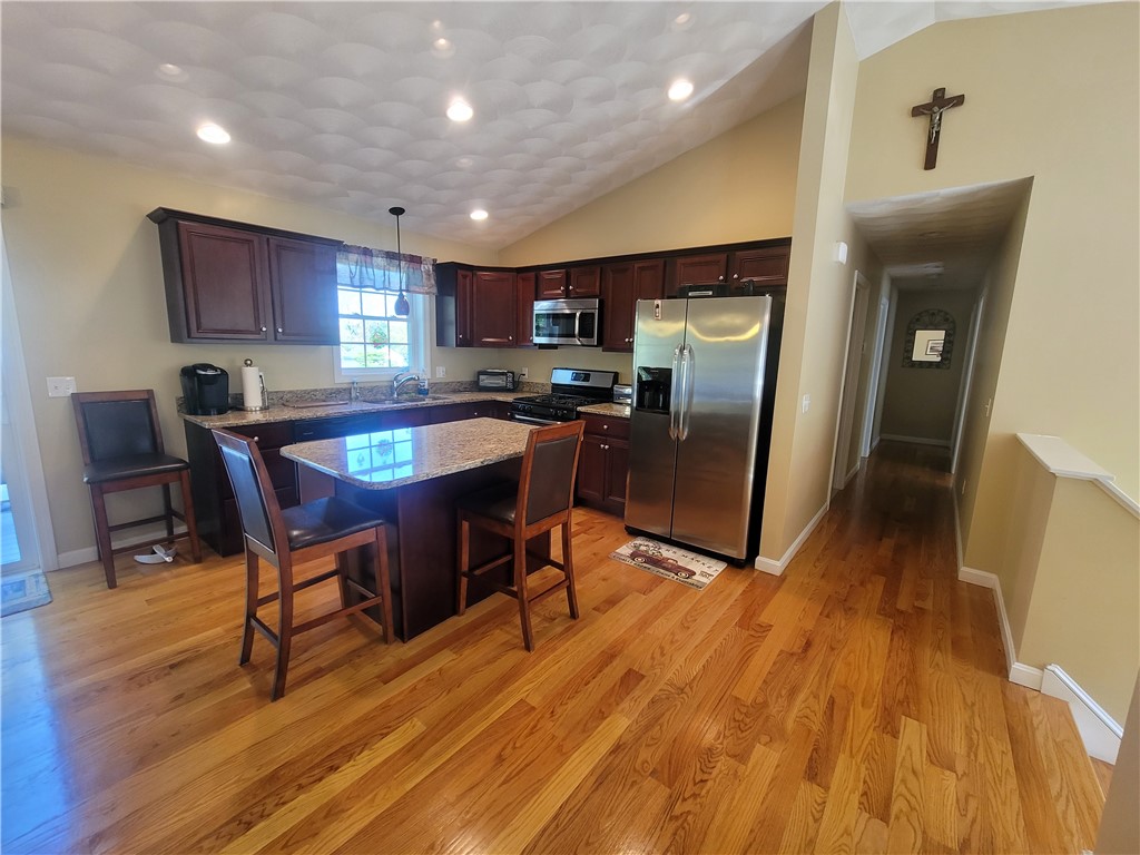 256 Pray Hill Road Glocester, RI 02814 - Photo 7 of 29