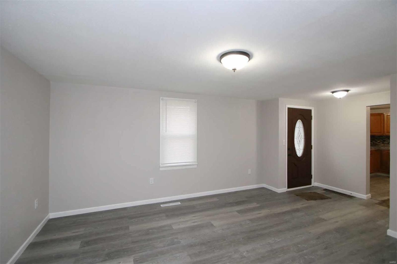 9962 South Rd Lane Fairview Heights, IL 62208 - Photo 8 of 32 Gallery Image 8