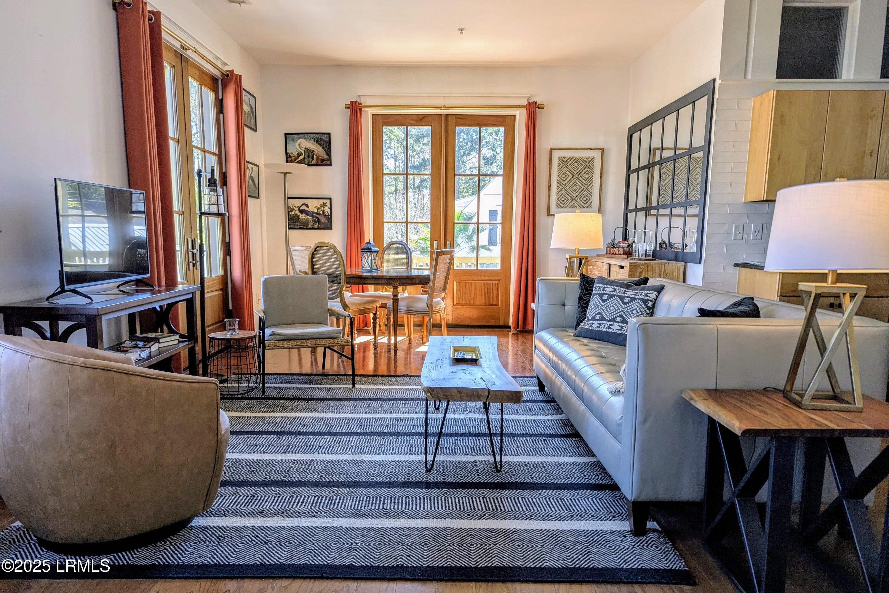 14 Abbey Row, Unit 2A Beaufort, SC 29906 - Photo 3 of 20 1000007574