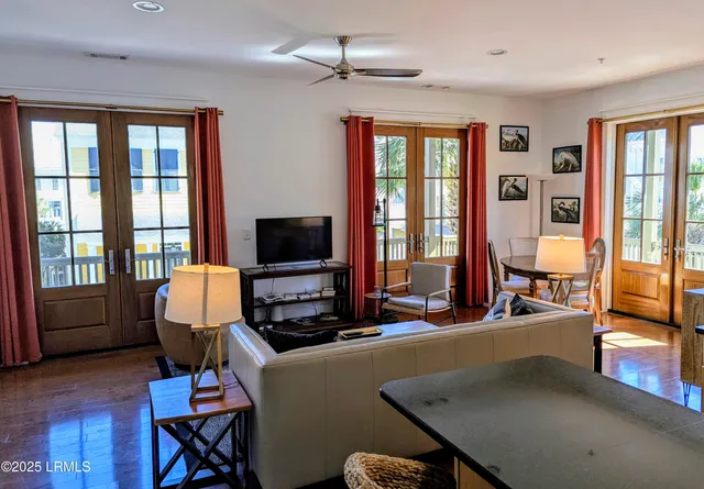 $2,600 | 14 Abbey Row, Unit 2A, Beaufort, SC 29906