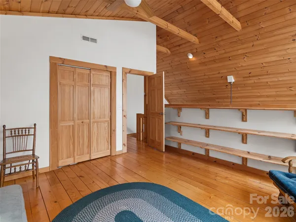 a view of livingroom with furniture