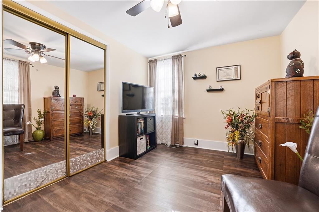 1279 Griswold Street Sharon, PA 16146 - Photo 23 of 30 The 3rd bedroom is 9x12 with laminate hardwoods
