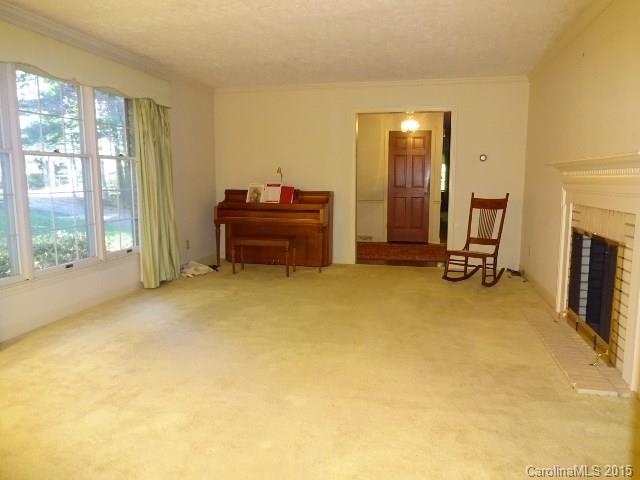 114 Brandon Road, Unit 130 Hendersonville, NC 28739 - Photo 4 of 18 Gallery Image 4