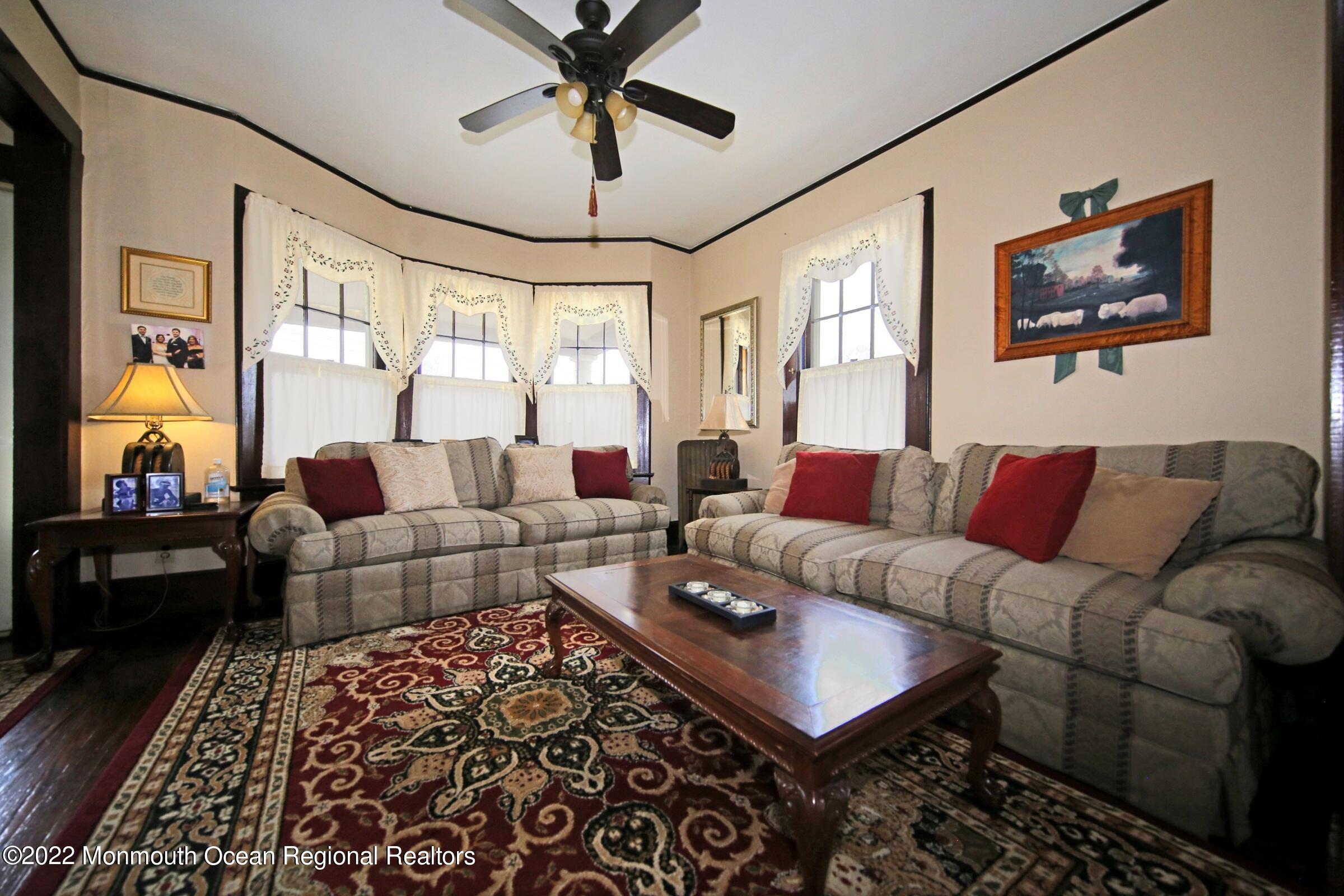 181 Beers Street Keyport, NJ 07735 - Photo 6 of 30 Living Room