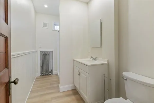 $3,275 | 412 Cabot Street, Unit 1, Beverly, MA 01915