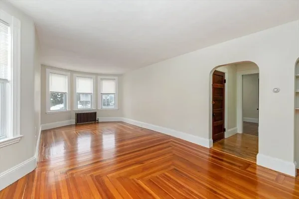 $3,275 | 412 Cabot Street, Unit 1, Beverly, MA 01915