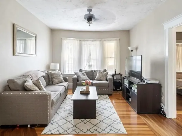 $3,600 | 44 Greenleaf Avenue, Unit 2, Medford, MA 02155