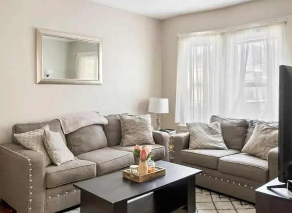$3,600 | 44 Greenleaf Avenue, Unit 2, Medford, MA 02155