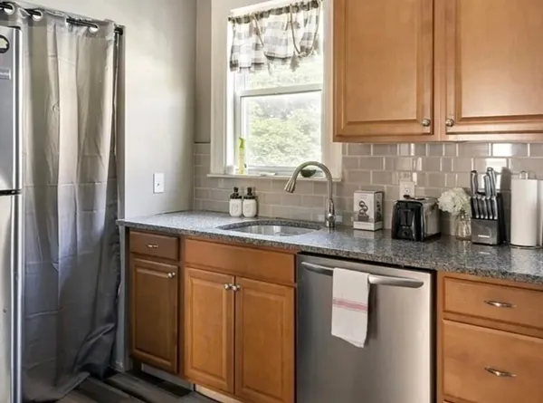 $3,600 | 44 Greenleaf Avenue, Unit 2, Medford, MA 02155