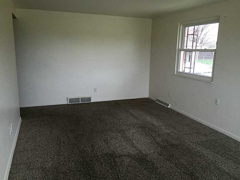 4413 West Ridgewood Road Springfield, OH 45503 - Photo 2 of 10