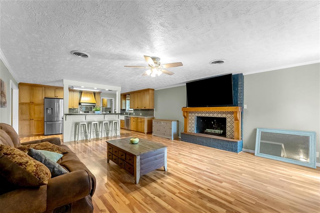 4960 Jim Kent Road Dequincy, LA 70633 - Photo 5 of 31 Gallery Image 5