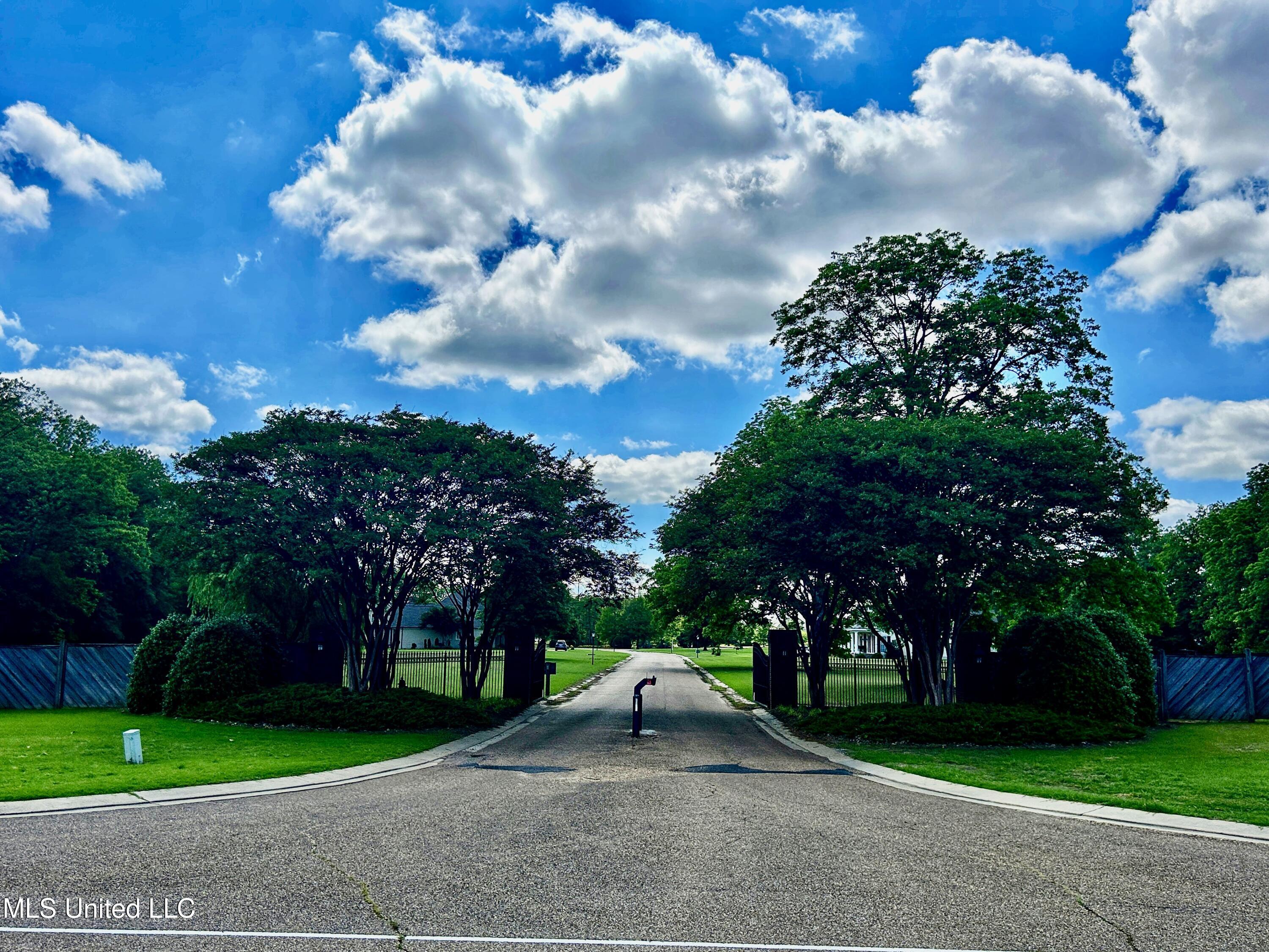 5 Cypress Ridge Drive Clarksdale, MS 38614 - Photo 1 of 13 IMG_5103