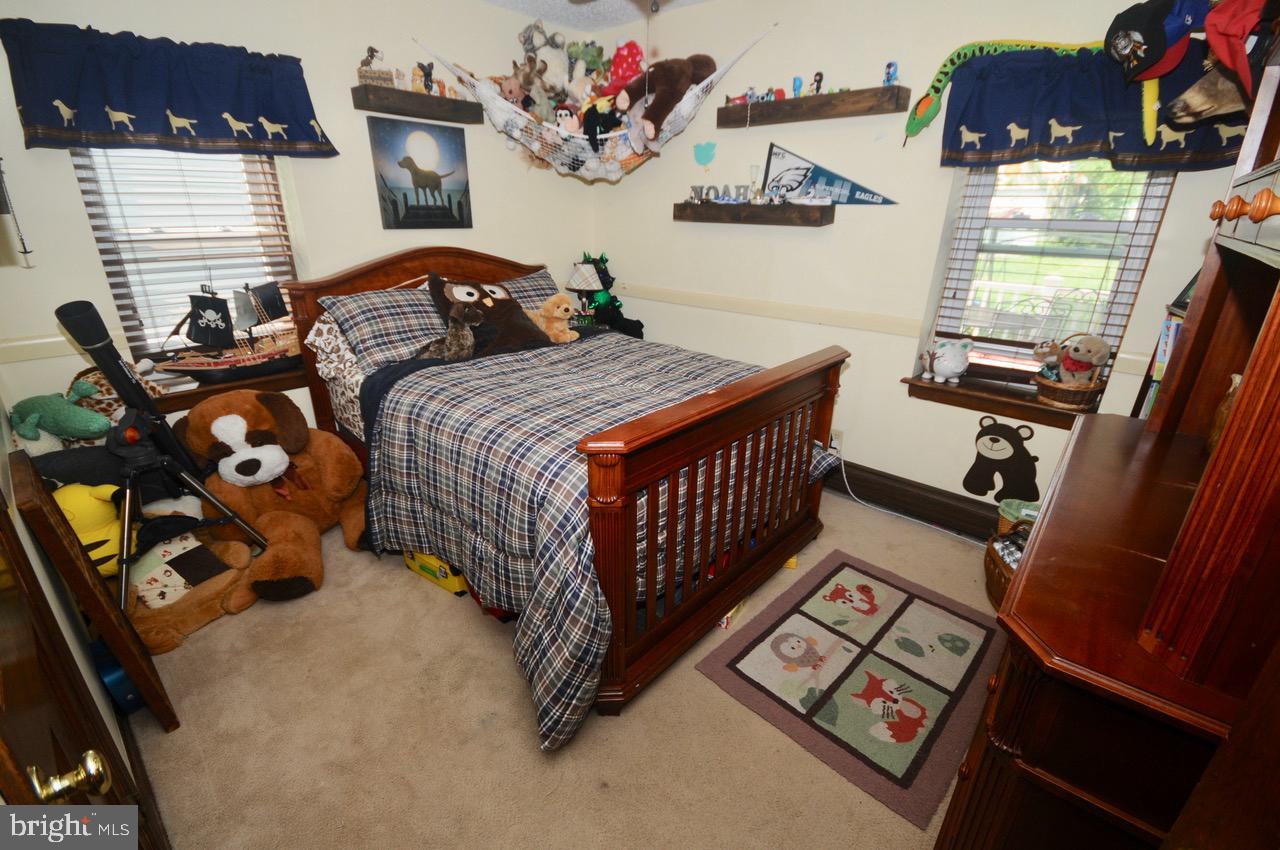 147 Kinsman Road Florence, NJ 08518 - Photo 26 of 60 Bedroom 2 Main Floor