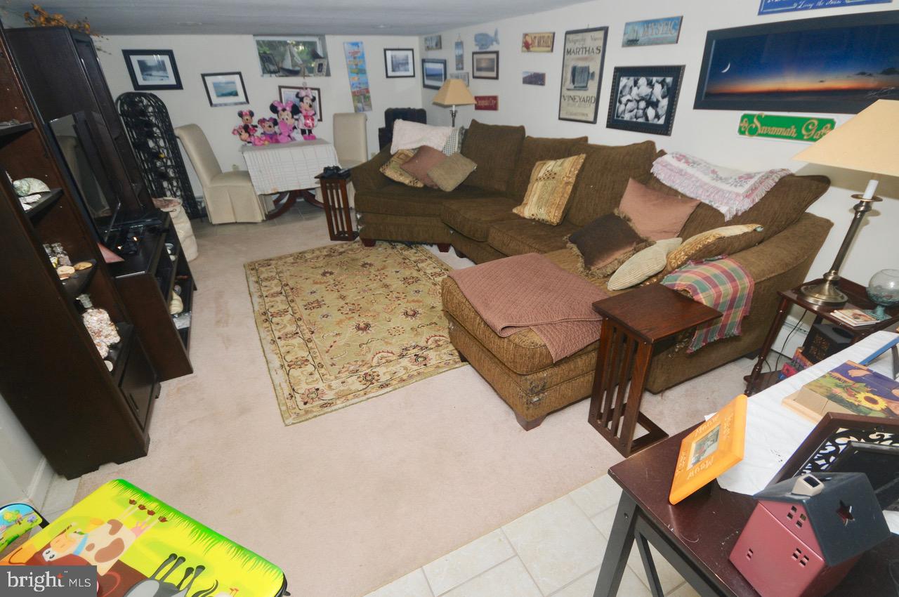 147 Kinsman Road Florence, NJ 08518 - Photo 35 of 60 Family Room