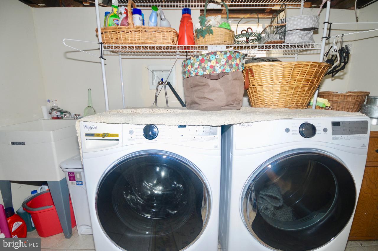 147 Kinsman Road Florence, NJ 08518 - Photo 38 of 60 Washer and Dryer