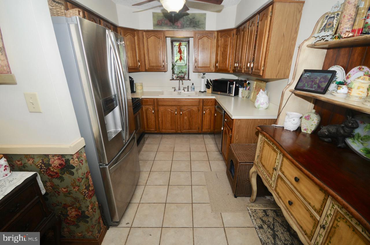 147 Kinsman Road Florence, NJ 08518 - Photo 5 of 60 Kitchen