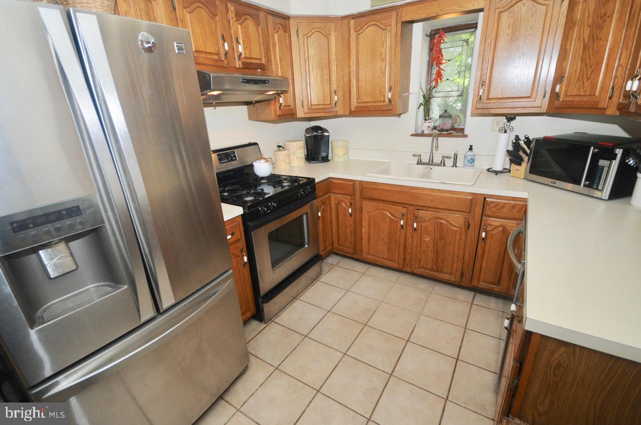 147 Kinsman Road Florence, NJ 08518 - Photo 8 of 60 Stainless Steel Appliances