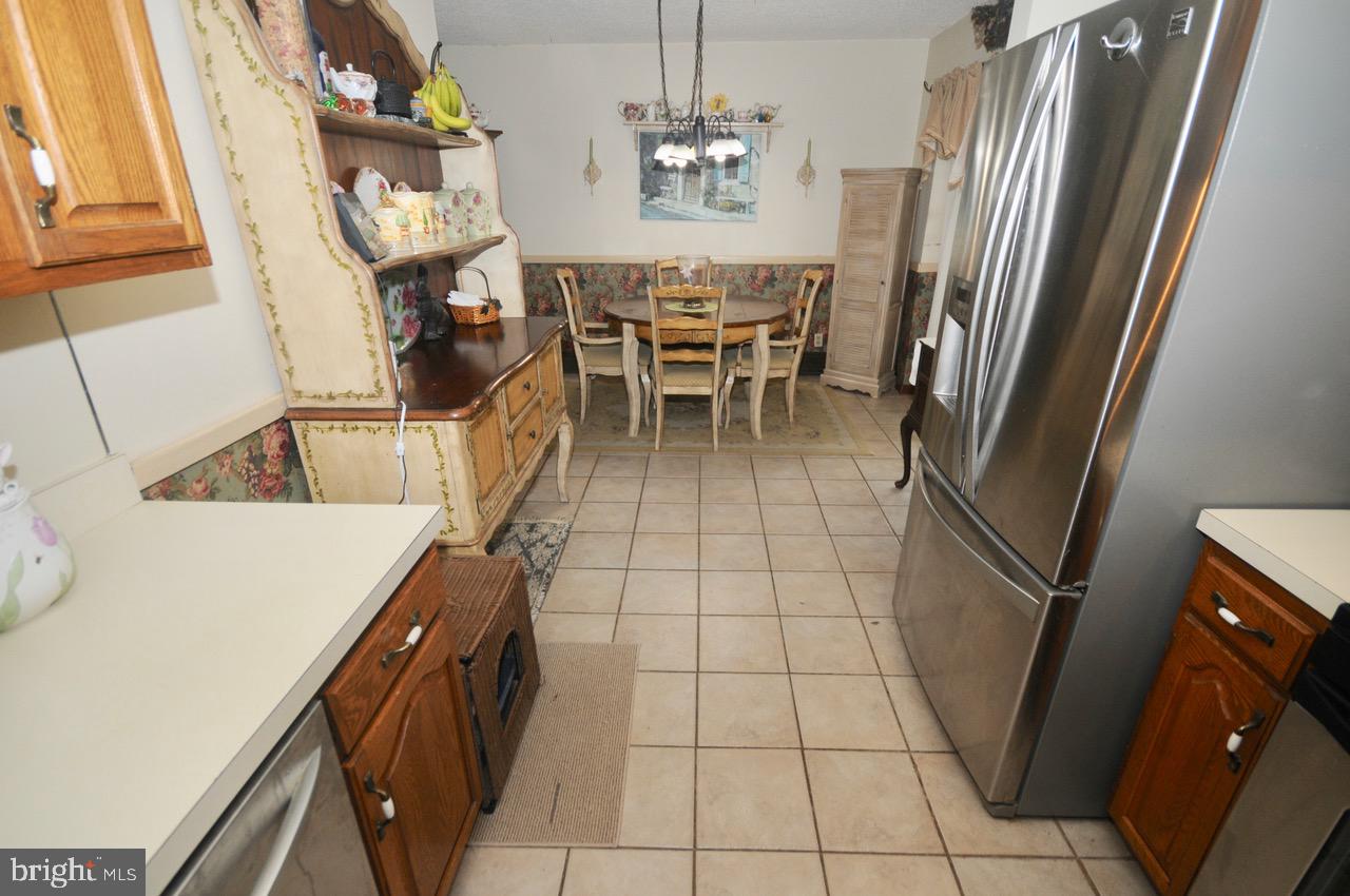 147 Kinsman Road Florence, NJ 08518 - Photo 10 of 60 Kitchen